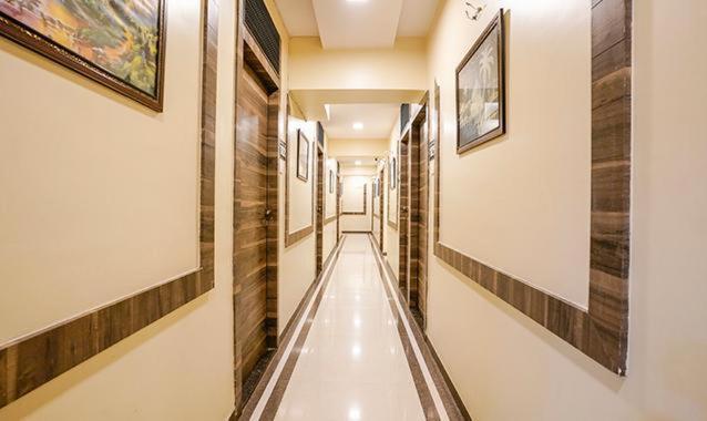Hotel Crystal Park Near Nesco Exhibition Center Mumbai Exterior photo