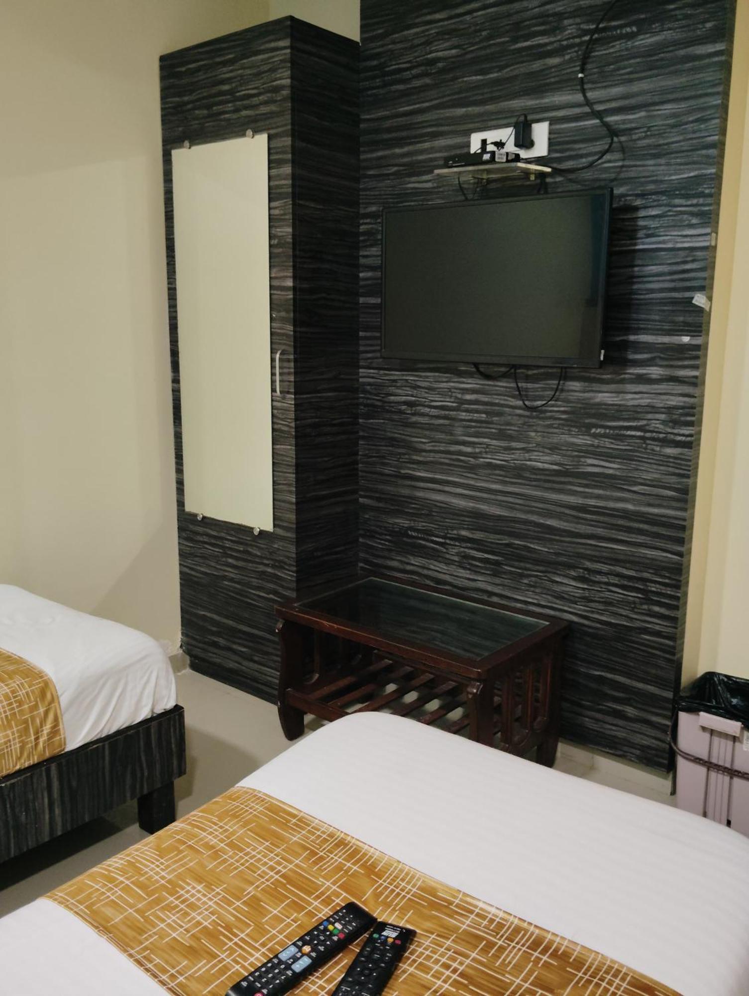 Hotel Crystal Park Near Nesco Exhibition Center Mumbai Exterior photo